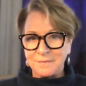 Meet your Posher, Lisa